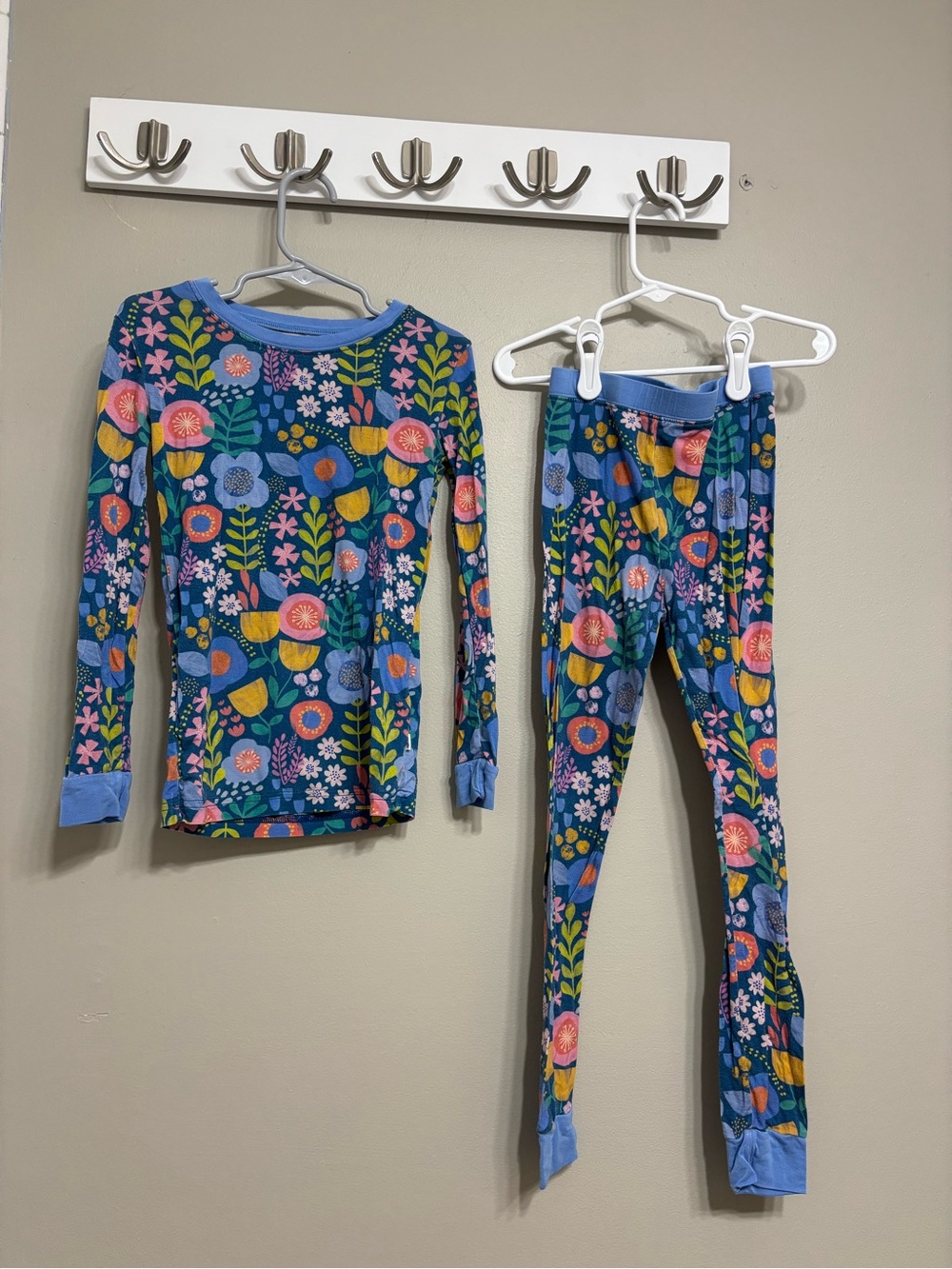 Little Sleepies Floral Long Sleeve Bamboo Pajamas. girl size 5/6